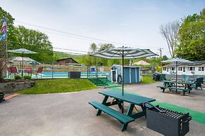 Mt Liberty Cabins and Motel