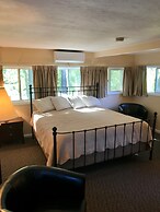 Mt Liberty Cabins and Motel