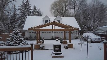 The White House Boutique Bed & Breakfast