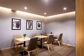 Holiday Inn Bengaluru Racecourse by IHG