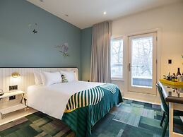 Drake Devonshire and Motor Inn