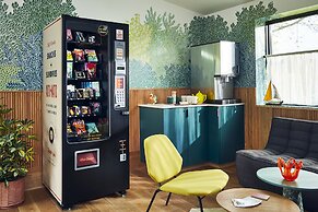 Drake Devonshire and Motor Inn