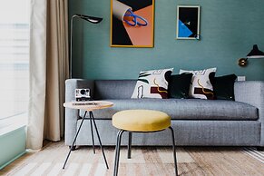 Drake Devonshire and Motor Inn