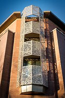 The Elizabeth Hotel, Autograph Collection