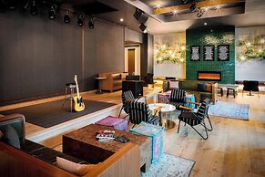 The Elizabeth Hotel, Autograph Collection