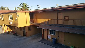 Central Inn Motel on 41 Street