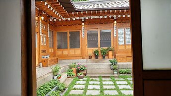 So Hyeon Dang Hanok Guesthouse
