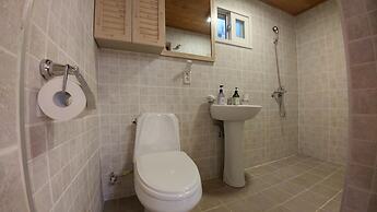 So Hyeon Dang Hanok Guesthouse