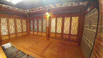 So Hyeon Dang Hanok Guesthouse