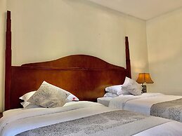 Guilin Crystal Crescent Moon Hotel