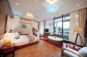 Guilin Crystal Crescent Moon Hotel