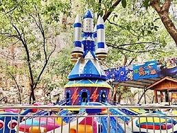 Guilin Crystal Crescent Moon Hotel