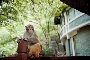 Guilin Crystal Crescent Moon Hotel