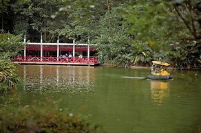 Guilin Crystal Crescent Moon Hotel