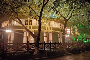 Guilin Crystal Crescent Moon Hotel