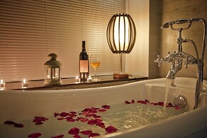 Guilin Crystal Crescent Moon Hotel