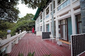 Guilin Crystal Crescent Moon Hotel