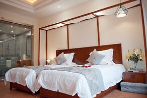 Guilin Crystal Crescent Moon Hotel