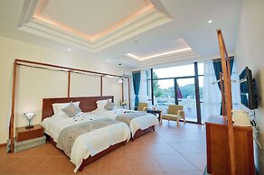 Guilin Crystal Crescent Moon Hotel