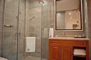 Guilin Crystal Crescent Moon Hotel