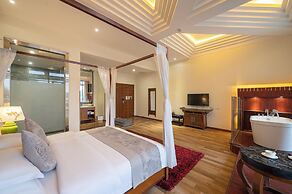 Guilin Crystal Crescent Moon Hotel