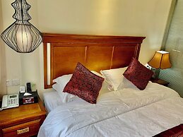 Guilin Crystal Crescent Moon Hotel