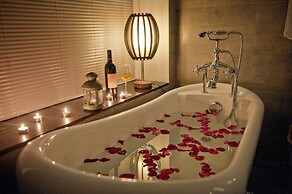 Guilin Crystal Crescent Moon Hotel