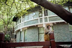 Guilin Crystal Crescent Moon Hotel