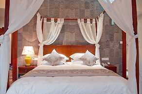 Guilin Crystal Crescent Moon Hotel