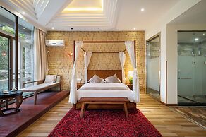 Guilin Crystal Crescent Moon Hotel