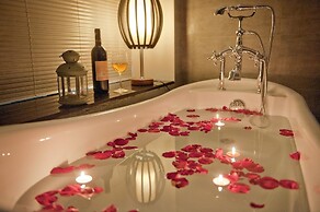 Guilin Crystal Crescent Moon Hotel