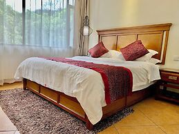 Guilin Crystal Crescent Moon Hotel