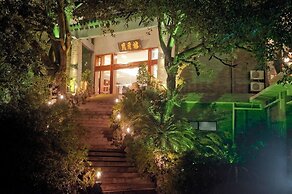 Guilin Crystal Crescent Moon Hotel