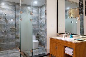 Guilin Crystal Crescent Moon Hotel