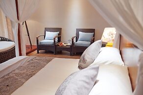 Guilin Crystal Crescent Moon Hotel