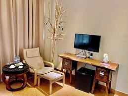 Guilin Crystal Crescent Moon Hotel