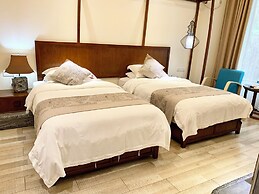 Guilin Crystal Crescent Moon Hotel