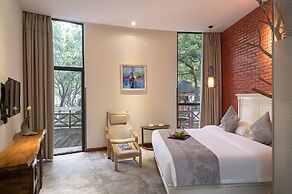 Guilin Crystal Crescent Moon Hotel