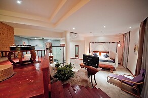 Guilin Crystal Crescent Moon Hotel