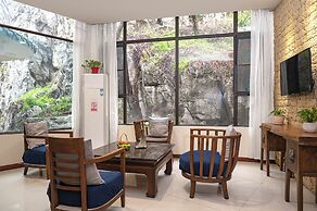 Guilin Crystal Crescent Moon Hotel