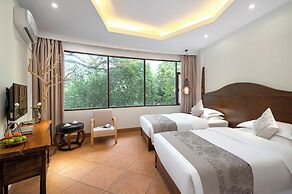 Guilin Crystal Crescent Moon Hotel