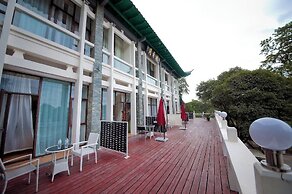 Guilin Crystal Crescent Moon Hotel