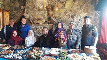 Gokceada Uysallar Köy Evi