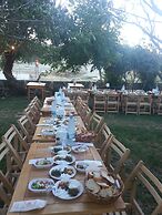 Gokceada Uysallar Köy Evi