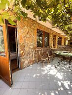 Gokceada Uysallar Köy Evi