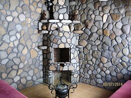 Gokceada Uysallar Köy Evi