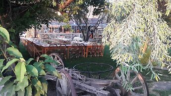 Gokceada Uysallar Köy Evi