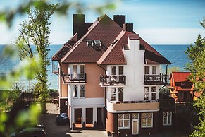 Apriori Hotel