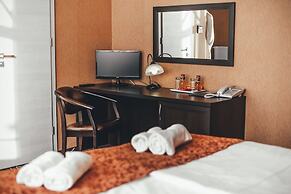 Apriori Hotel