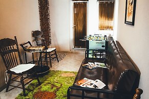 Apriori Hotel
